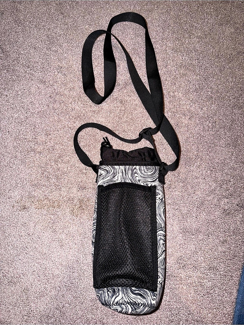 MYTAGALONGS Black & White Crossbody Water Bottle Bag